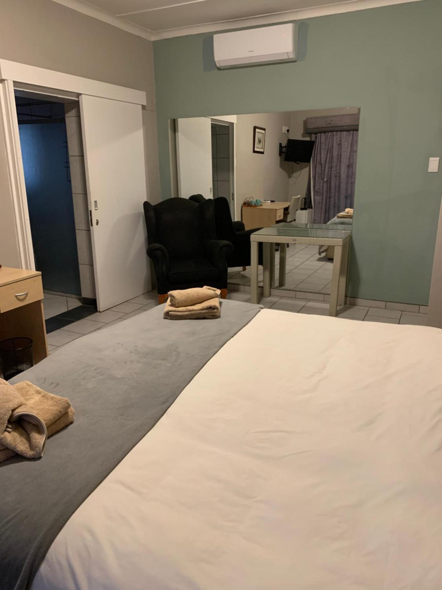 ווינדהוק Hotel Pension Casa Africana מראה חיצוני תמונה